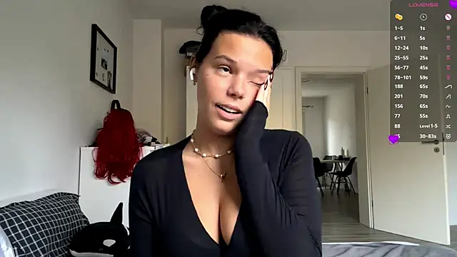 MaydaCornwall online show from October 22, 7:08 am