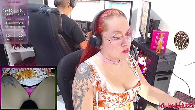Snapshot of leidydi223 chatting on October 15, 1:22 pm leidydi223 online show from October 15, 1:22 pm
