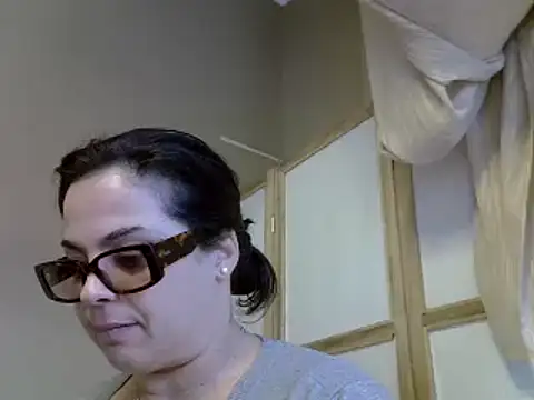 Snapshot of ITALIANASISIXX chatting on January 19, 1:55 pm ITALIANASISIXX online show from January 19, 1:55 pm