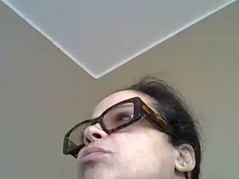 Snapshot of ITALIANASISIXX chatting on March 4, 7:19 am ITALIANASISIXX online show from March 4, 7:19 am