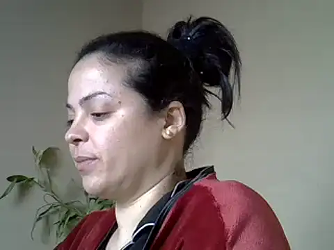 Snapshot of ITALIANASISIXX chatting on March 12, 7:35 am ITALIANASISIXX online show from March 12, 7:35 am