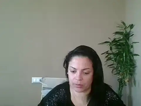 Snapshot of ITALIANASISIXX chatting on March 19, 6:35 am ITALIANASISIXX online show from March 19, 6:35 am