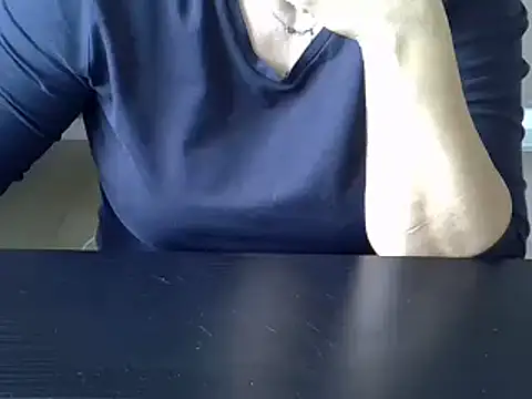 Snapshot of ITALIANASISIXX chatting on October 22, 10:26 am ITALIANASISIXX online show from October 22, 10:26 am