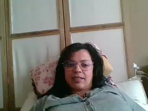 Snapshot of ITALIANASISIXX chatting on November 17, 12:33 pm ITALIANASISIXX online show from November 17, 12:33 pm