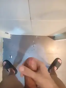 Snapshot of Edibrage chatting on December 15, 1:32 am Edibrage online show from December 15, 1:32 am