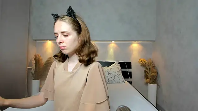 Camilla Kelly online show from September 12, 12:11 am