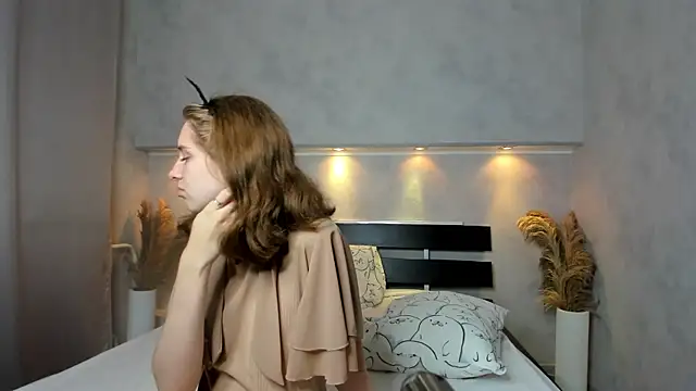 Camilla Kelly online show from September 15, 12:21 am