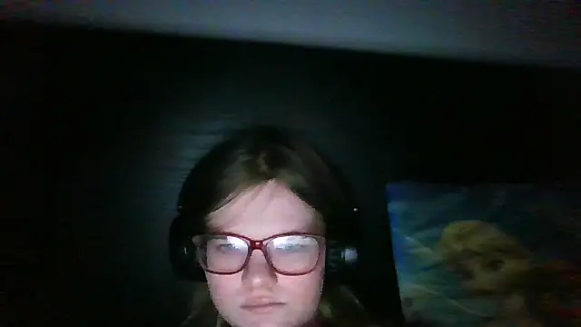 Snapshot of Moonolighta chatting on December 2, 2:56 pm Moonolighta online show from December 2, 2:56 pm