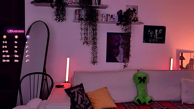 Lollyshy online show from November 22, 9:19 am