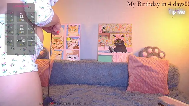 Elizabeth Kitty  online show from December 18, 1:06 pm