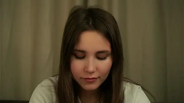 Snapshot of EthalFlowers chatting on October 28, 1:53 am EthalFlowers online show from October 28, 1:53 am