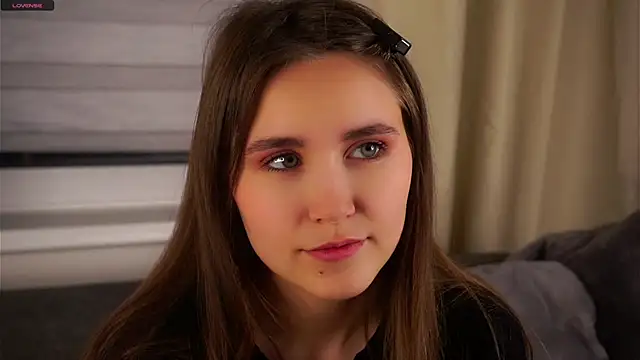 Snapshot of EthalFlowers chatting on November 25, 1:05 am EthalFlowers online show from November 25, 1:05 am