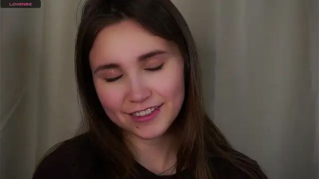 Snapshot of EthalFlowers chatting on November 29, 1:19 am EthalFlowers online show from November 29, 1:19 am