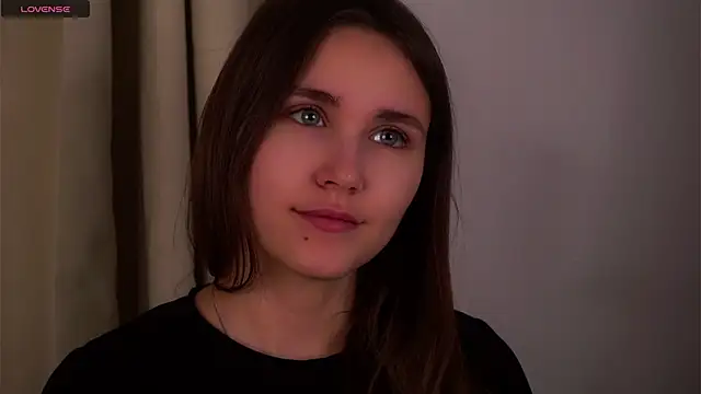 Snapshot of EthalFlowers chatting on December 1, 11:32 pm EthalFlowers online show from December 1, 11:32 pm