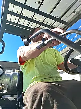 Snapshot of lildhot chatting on October 31, 7:59 pm lildhot online show from October 31, 7:59 pm