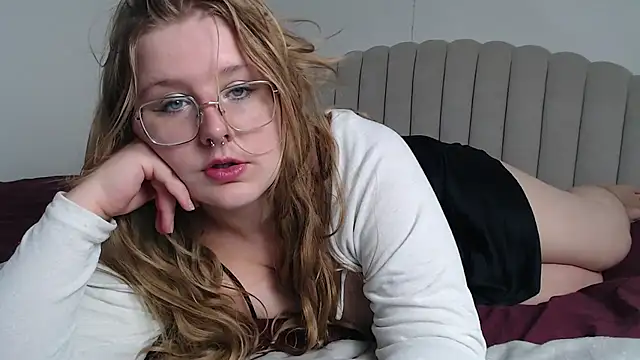 AgnesRoseCams online show from September 24, 8:50 am