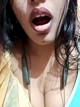 Snapshot of kaviyaponnu0987 chatting on October 10, 7:57 pm kaviyaponnu0987 online show from October 10, 7:57 pm