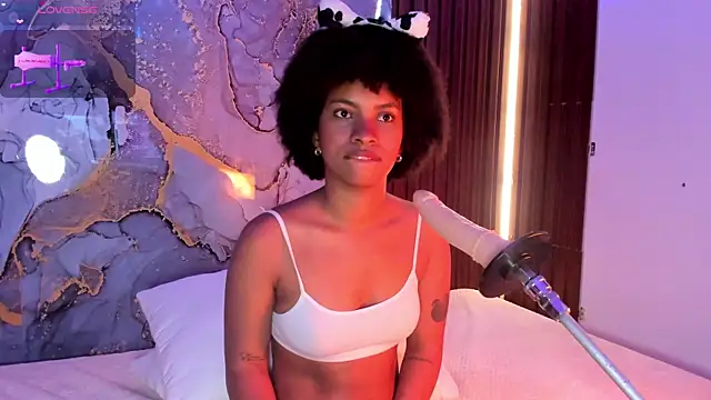 Snapshot of Lolalewis777 chatting on October 5, 2:48 pm Lolalewis777 online show from October 5, 2:48 pm