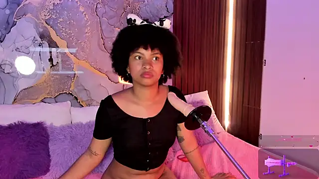 Snapshot of Lolalewis777 chatting on October 30, 2:35 am Lolalewis777 online show from October 30, 2:35 am