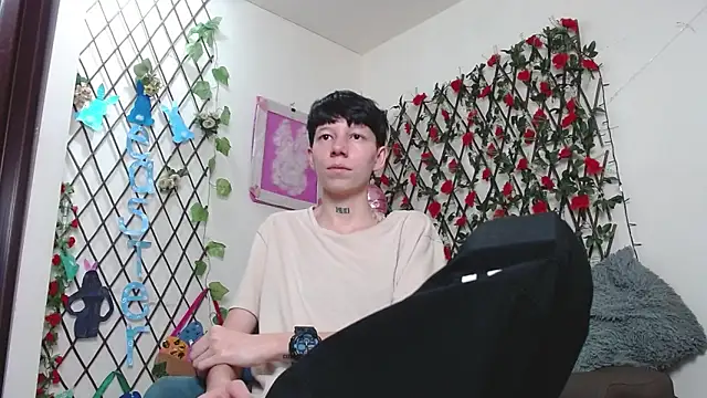 LiamBrown09 online show from March 30, 7:15 pm