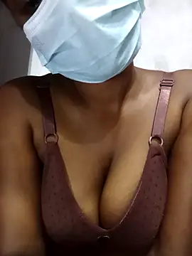 Snapshot of MickMicky chatting on October 30, 12:45 am MickMicky online show from October 30, 12:45 am