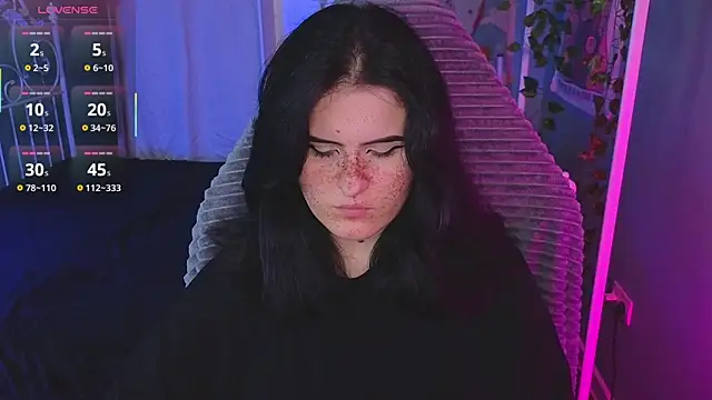 Snapshot of Dark_Shine chatting on November 6, 6:58 am Dark Shine online show from November 6, 6:58 am