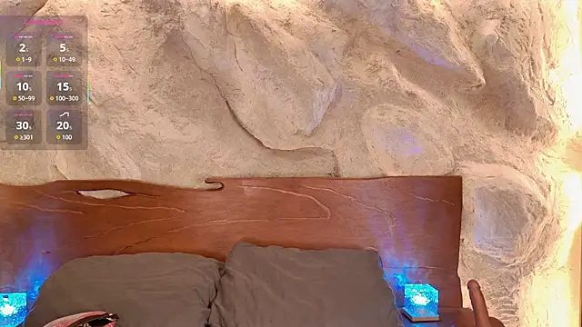 Snapshot of alisonn_moon chatting on January 7, 10:23 pm alisonn moon online show from January 7, 10:23 pm