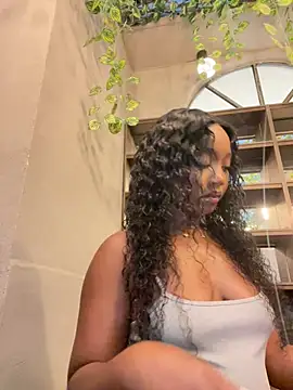 Snapshot of alisonn_moon chatting on January 9, 10:55 pm alisonn moon online show from January 9, 10:55 pm