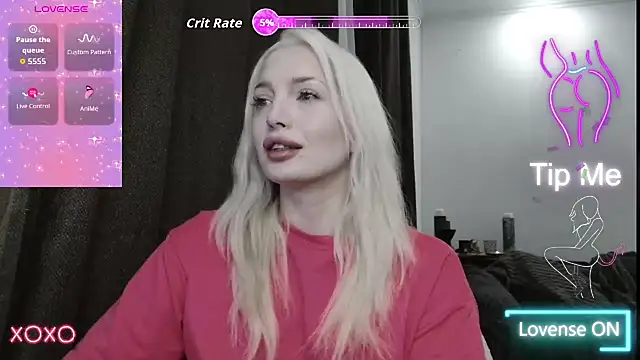 Snapshot of SpaceMarsi chatting on December 5, 8:27 pm SpaceMarsi online show from December 5, 8:27 pm