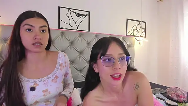 Naughty Couple83 online show from November 25, 3:34 pm