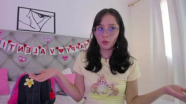 Naughty Couple83 online show from February 18, 7:54 pm