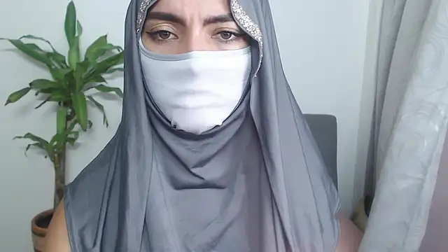 Snapshot of jade_nassar chatting on November 4, 11:37 pm jade nassar online show from November 4, 11:37 pm