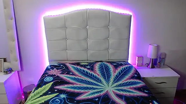 Snapshot of elapetitie chatting on November 22, 5:50 am elapetitie online show from November 22, 5:50 am