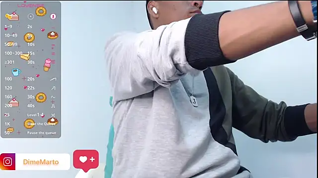 Snapshot of mike_black_22 chatting on November 23, 2:28 pm mike black 22 online show from November 23, 2:28 pm