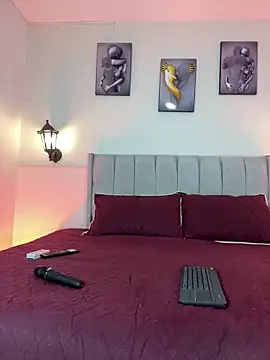 Samara Hadi  online show from February 2, 9:13 pm