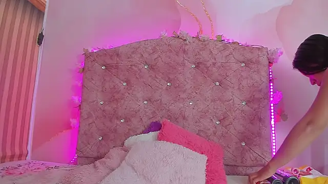 Mila grace  online show from January 7, 6:32 pm