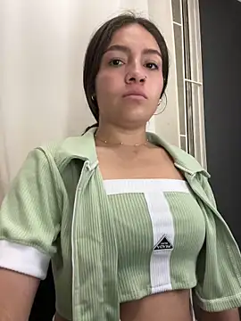Snapshot of Alyha_Cortes chatting on October 1, 1:28 pm Alyha Cortes online show from October 1, 1:28 pm