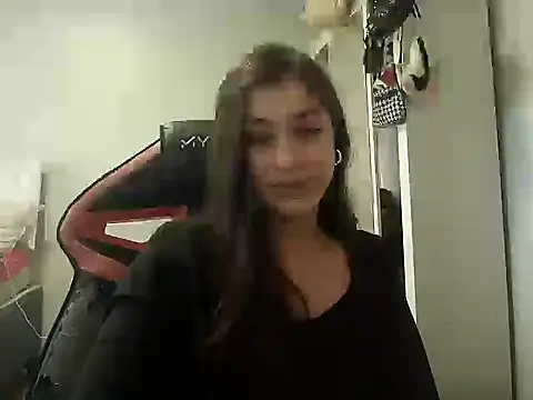 Snapshot of Becca_B chatting on November 22, 7:46 pm Becca B online show from November 22, 7:46 pm