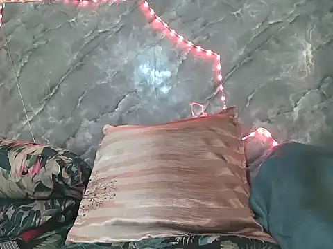 ZARIA-VIXEN online show from December 2, 11:48 am