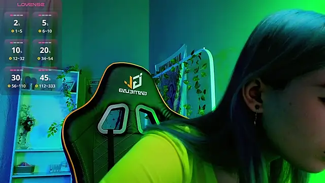 Snapshot of Kiara_Dream chatting on September 10, 8:42 pm Kiara Dream online show from September 10, 8:42 pm