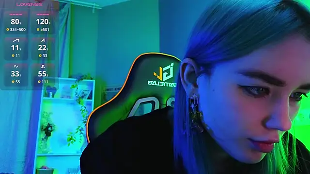 Snapshot of Kiara_Dream chatting on September 17, 9:16 pm Kiara Dream online show from September 17, 9:16 pm