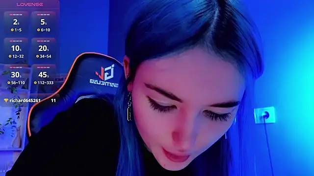 Snapshot of Kiara_Dream chatting on September 29, 8:57 pm Kiara Dream online show from September 29, 8:57 pm