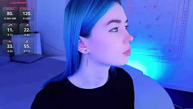 Snapshot of Kiara_Dream chatting on October 3, 9:01 pm Kiara Dream online show from October 3, 9:01 pm