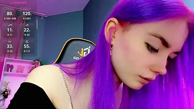 Snapshot of Kiara_Dream chatting on October 15, 9:04 pm Kiara Dream online show from October 15, 9:04 pm