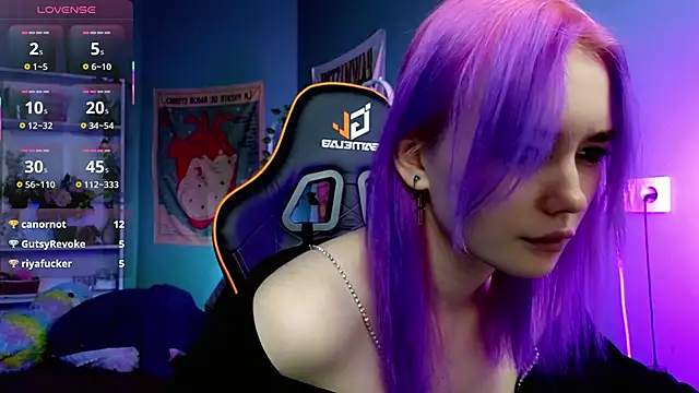 Snapshot of Kiara_Dream chatting on October 18, 9:04 pm Kiara Dream online show from October 18, 9:04 pm