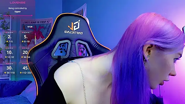 Snapshot of Kiara_Dream chatting on October 19, 9:48 pm Kiara Dream online show from October 19, 9:48 pm