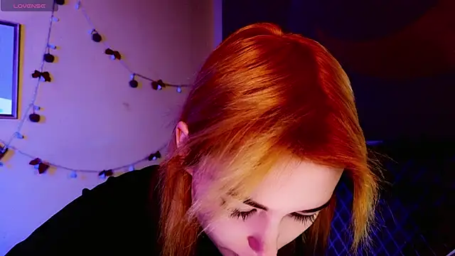 Snapshot of Kiara_Dream chatting on January 7, 9:50 pm Kiara Dream online show from January 7, 9:50 pm