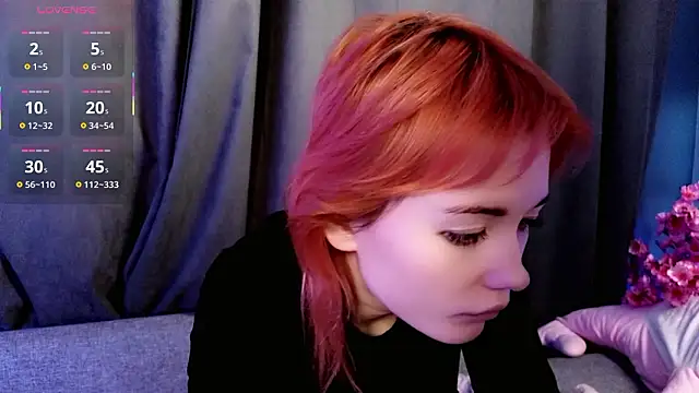 Snapshot of Kiara_Dream chatting on February 27, 7:08 am Kiara Dream online show from February 27, 7:08 am