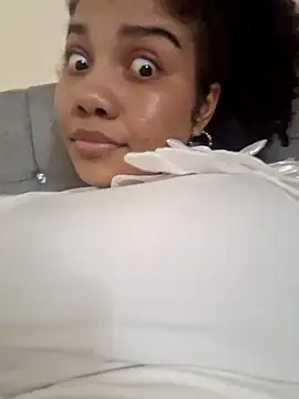 madelene online show from December 8, 5:07 am