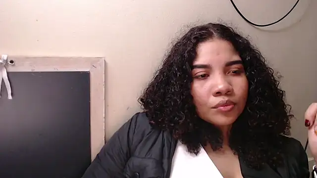 madelene online show from December 25, 2:25 am